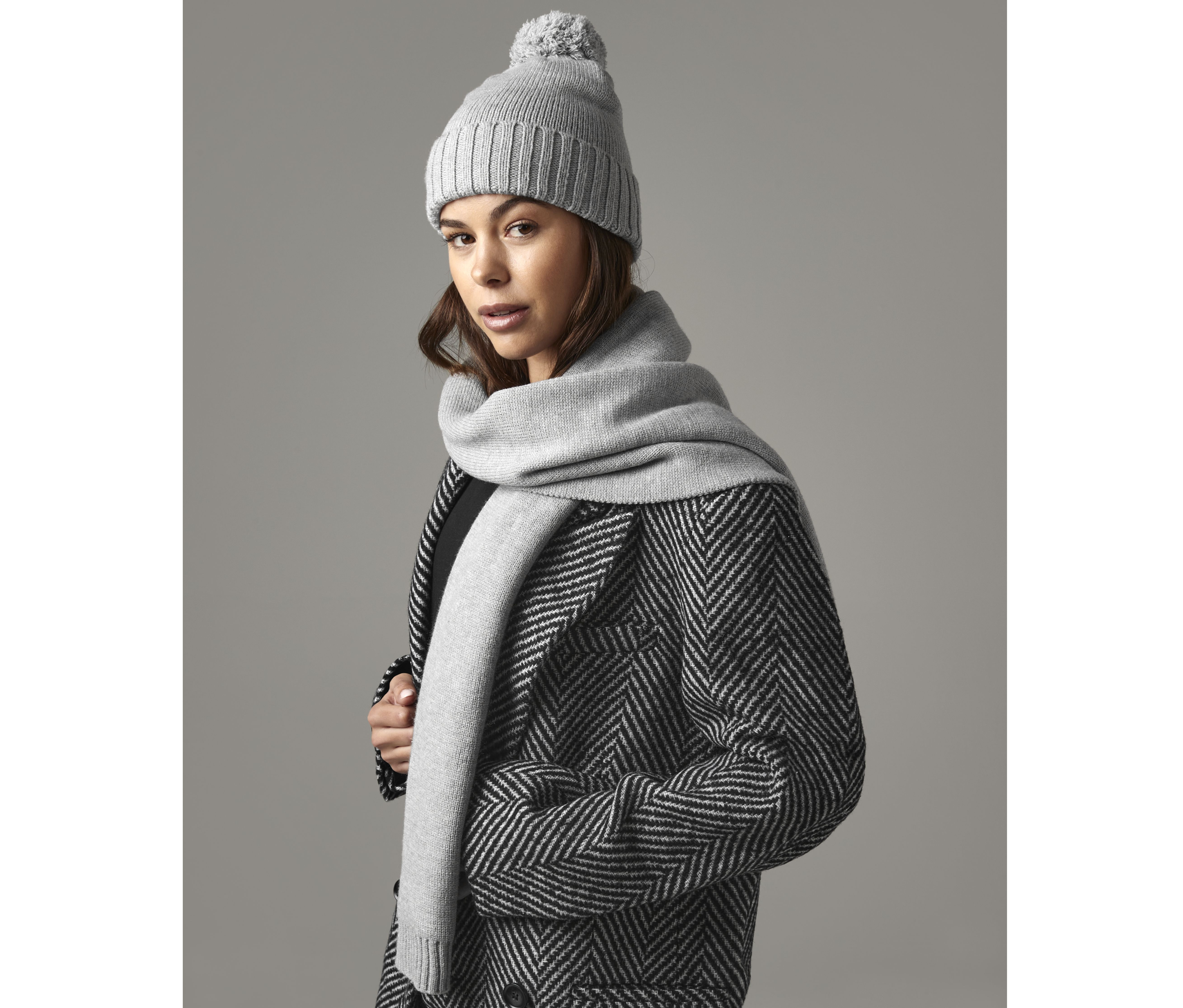 KNITTED SCARF AND BEANIE GIFT SET